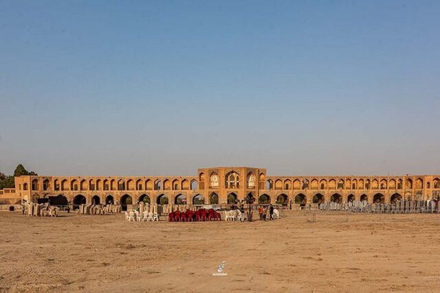 کنسرت روی بستر خشک زایندهرود!