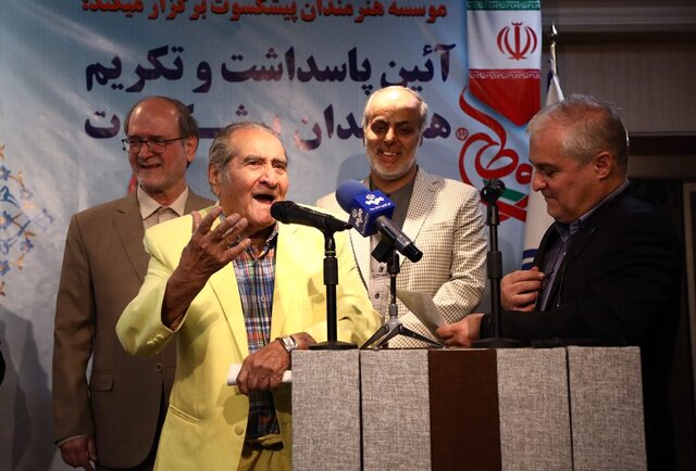 شبی با طعم مدیریت هزینه‌ها و حماسه‌سرایی «شیرخدا»