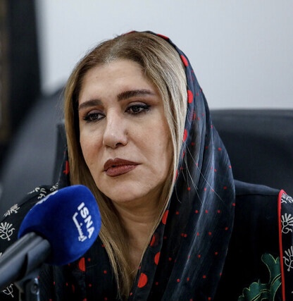 نسیم ادبی دوباره کارگردانی میکند