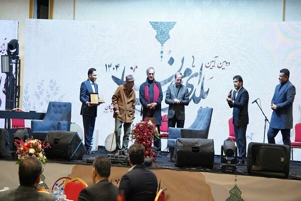 نشان اصالت ایرانی به استاد علی نصیریان اعطا شد