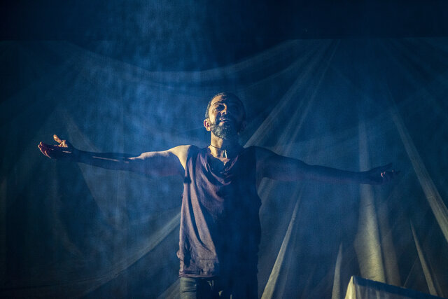 کارگردان تئاتر: الان در آینده خودم هستم