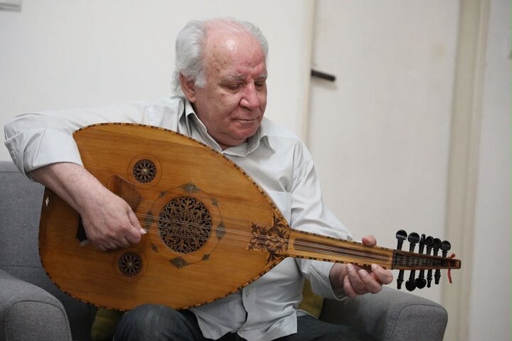 پیشکسوت موسیقی در بیمارستان