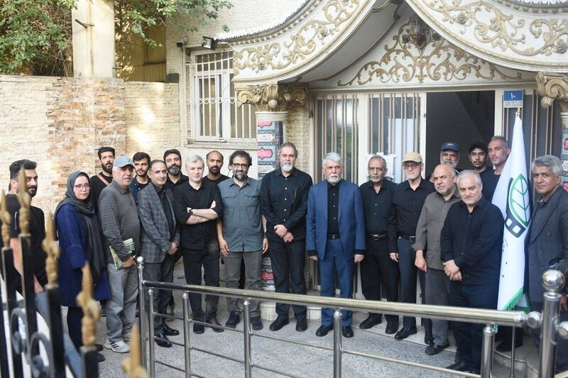 روایت هنری وداع با رهبر شهید جلوهای از «بعثت هنرمندان» است