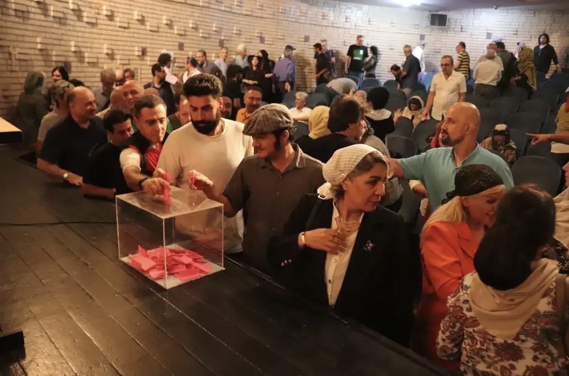جلسه انتخاب اعضای هيات مديره جدید انجمن بازيگران خانه تئاتر